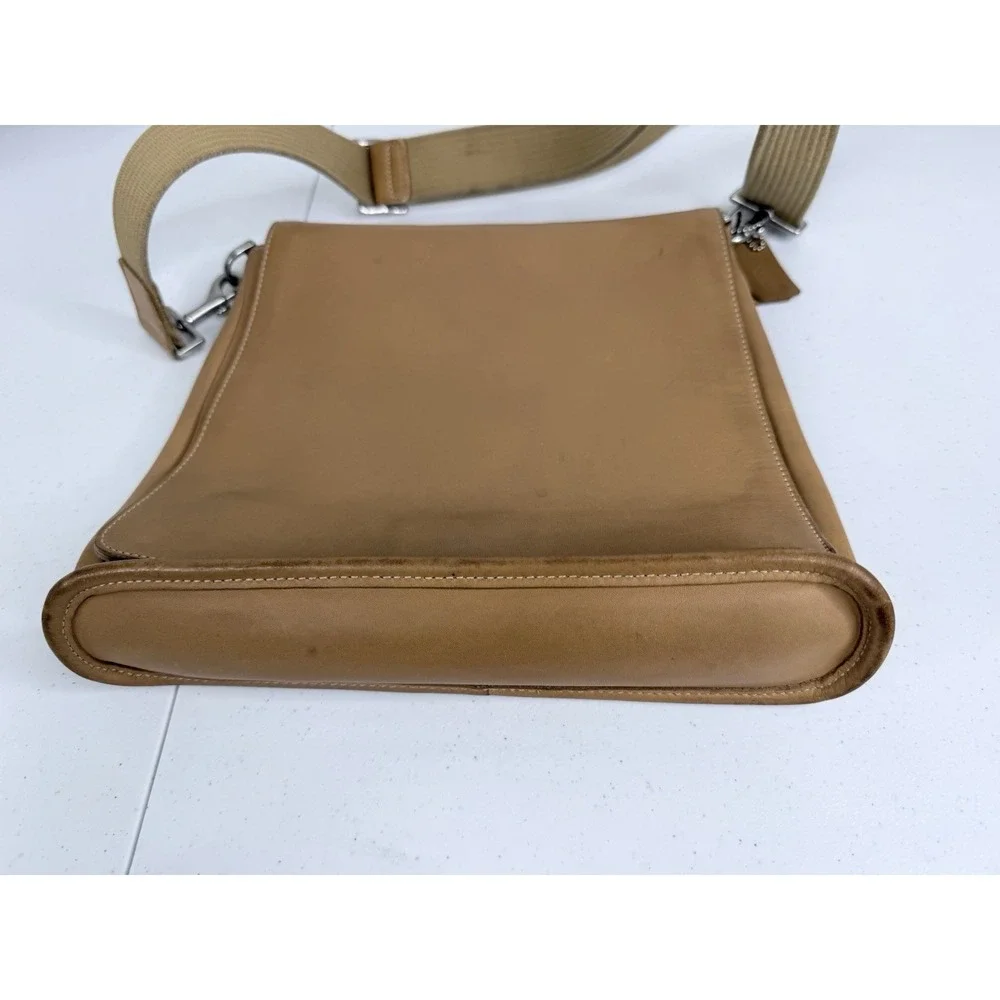 Vintage COACH Tan LEATHER Messenger Bag Saddle Crossbody 9431 METRO FLAP